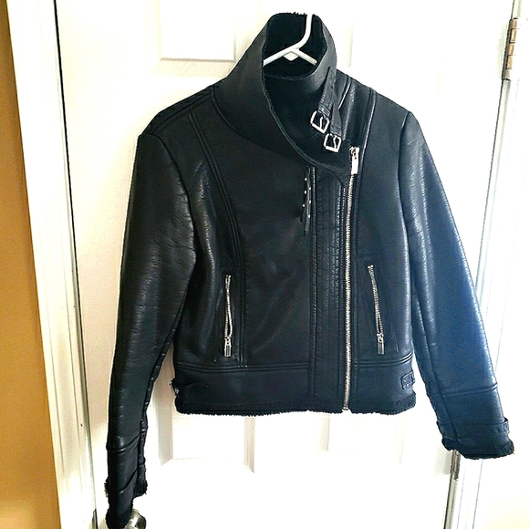 Forever 21 Jackets & Blazers - Heavy Sherpa Lined Moto Jacket